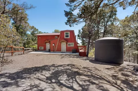 76 Big Dipper Rd, Tijeras, NM 87059