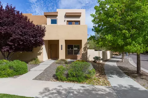 2331 Gandert Ave SE, Albuquerque, NM 87106