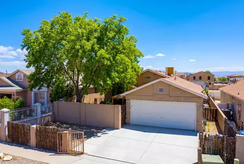 1932 Desert Breeze Dr SW, Albuquerque, NM 87121