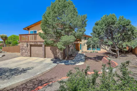 4719 Glenwood Hills Dr NE, Albuquerque, NM 87111