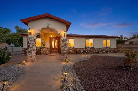 4008 Flora Vista Ave SW, Albuquerque, NM 87121