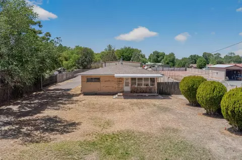 8911 9th St NW, Albuquerque, NM 87114