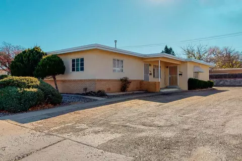 4512-4514 Zuni Rd SE, Albuquerque, NM 87108