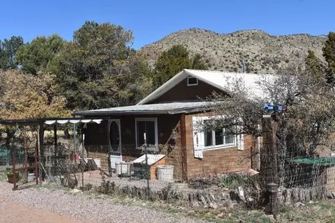 175 Hop Canyon Rd, Magdalena, NM 87825