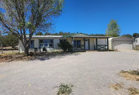 34 Skyline Dr # B, Edgewood, NM 87015