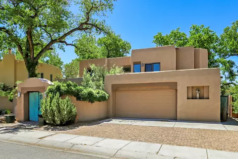 3004 Calle De Alamo NW, Albuquerque, NM 87104