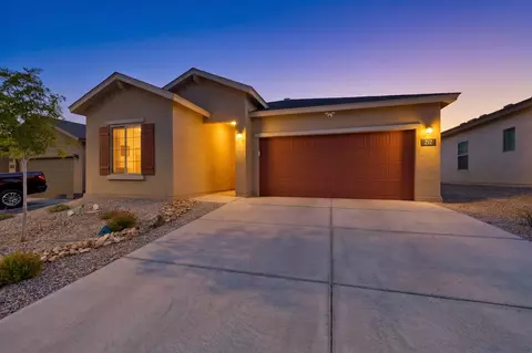 212 Prism Ave SW, Rio Rancho, NM 87124