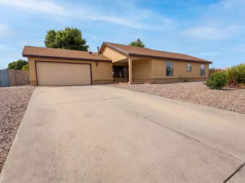14 Milton Loop, Los Lunas, NM 87031