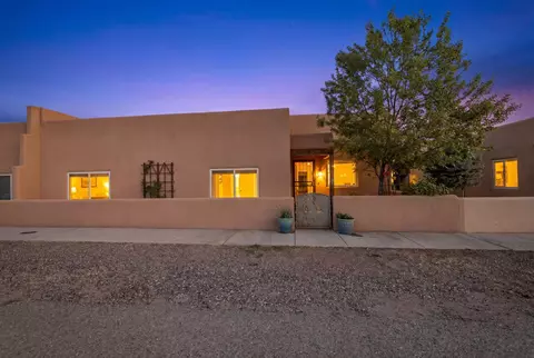3 Silver Buckle Rd, Santa Fe, NM 87508