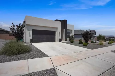 5213 Bullseye Rd NE, Rio Rancho, NM 87144