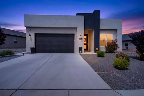 5213 Bullseye Rd NE, Rio Rancho, NM 87144