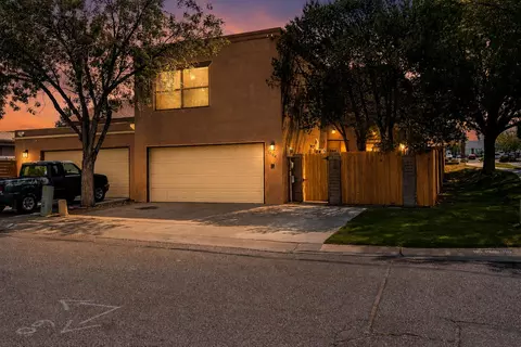 7904 Blue Jay Ln NE, Albuquerque, NM 87109