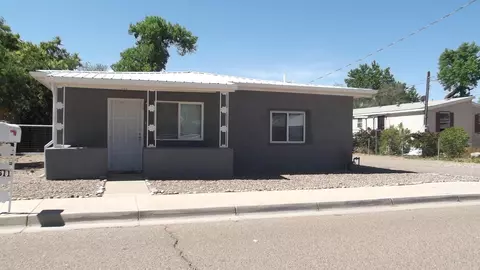 511 Cortez St SE, Los Lunas, NM 87031