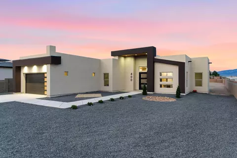 400 5th St NE, Rio Rancho, NM 87124