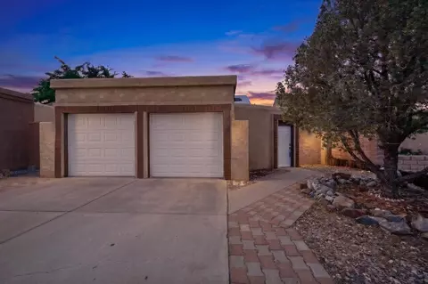 4004 67th St NW, Albuquerque, NM 87120