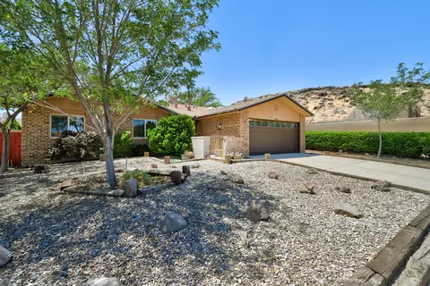 6021 Creggs St NW, Albuquerque, NM 87120
