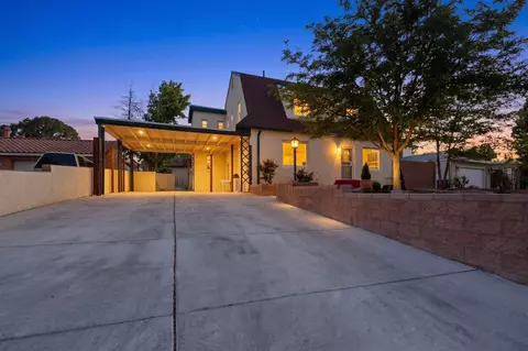 1309 Ridgecrest Dr SE, Albuquerque, NM 87108