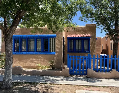 314 9th St SW, Albuquerque, NM 87102