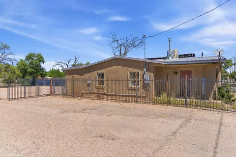 721 Isleta Blvd SW, Albuquerque, NM 87105