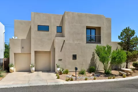 2305 Mananitas Ln NW, Albuquerque, NM 87104