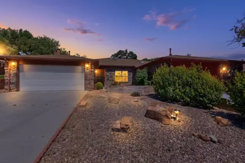 9214 Admiral Lowell Pl NE, Albuquerque, NM 87111