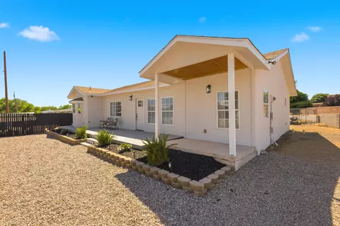 603 Amistad Rd SW, Los Lunas, NM 87031