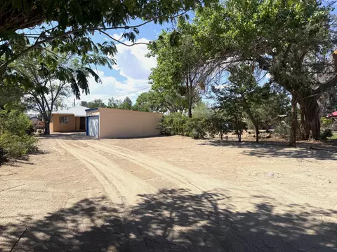 192 W Valverde Rd, Corrales, NM 87048