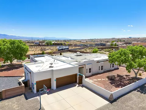 1822 Eucalyptus Rd NE, Rio Rancho, NM 87144
