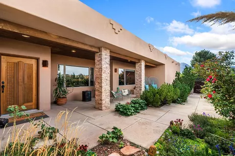 8 Sunrise Dr, Placitas, NM 87043