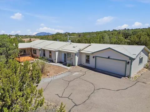 10 Palomino Ct, Edgewood, NM 87015