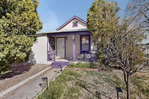1204 Edith Blvd SE, Albuquerque, NM 87102