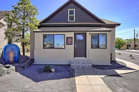 824 Arno St SE, Albuquerque, NM 87102