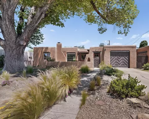 716 Loma Vista Dr NE, Albuquerque, NM 87106