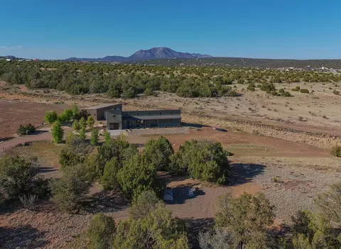 33 Trade Ct, Edgewood, NM 87015