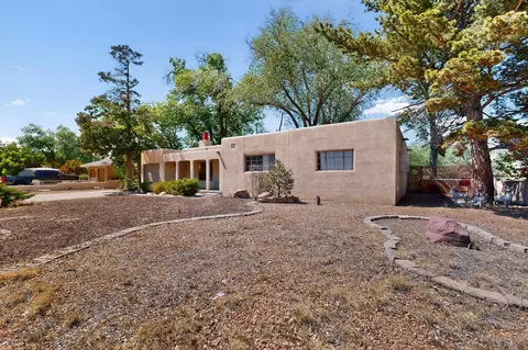 703 Solar Rd NW, Albuquerque, NM 87107
