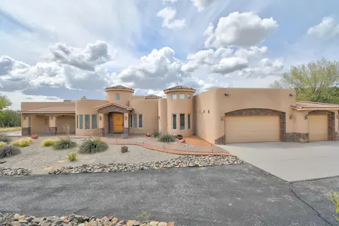 24 Naomi Dr, Tijeras, NM 87059