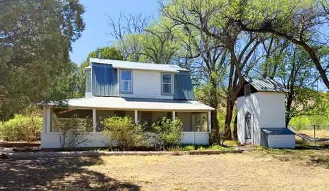 44 Grump St, Las Vegas, NM 87701