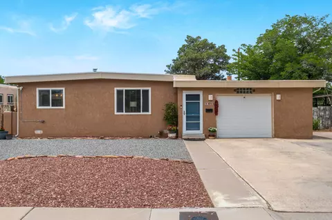 1013 Indiana St SE, Albuquerque, NM 87108