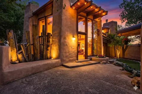 3232 Don Quixote Dr NW, Albuquerque, NM 87104