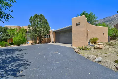 620 Cedar Hill Rd NE, Albuquerque, NM 87122