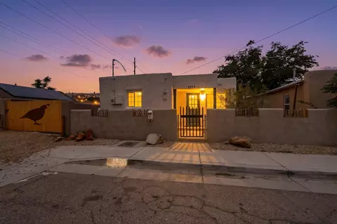 1525 Summer Ave NW, Albuquerque, NM 87104