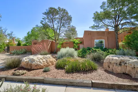 518 Hermosa Dr SE, Albuquerque, NM 87108