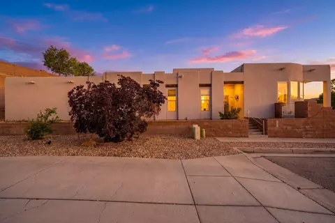 4601 Monte Frio Dr NW, Albuquerque, NM 87120