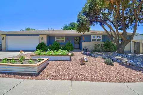 7512 Bellrose Ave NE, Albuquerque, NM 87110
