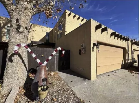 6 Calle Olas Altos NE, Albuquerque, NM 87109