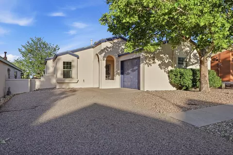 917 Charles Dr NE, Rio Rancho, NM 87144