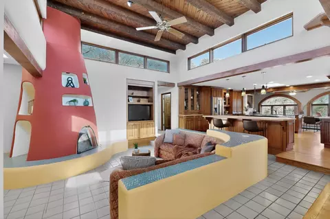 123 La Senda Rd, White Rock, NM 87547