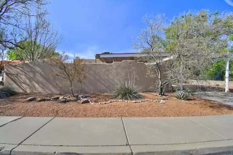 1023 Quincy St SE, Albuquerque, NM 87108