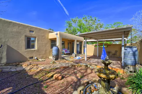 1023 Quincy St SE, Albuquerque, NM 87108