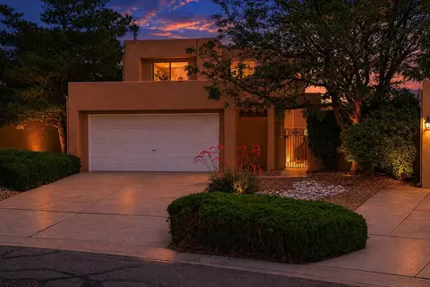 4922 Casa Del Oso NE, Albuquerque, NM 87111